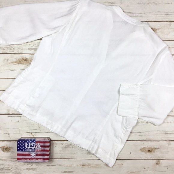 Eileen Fisher Boxy White V-Neck Linen Blend Top - Picture 2 of 8